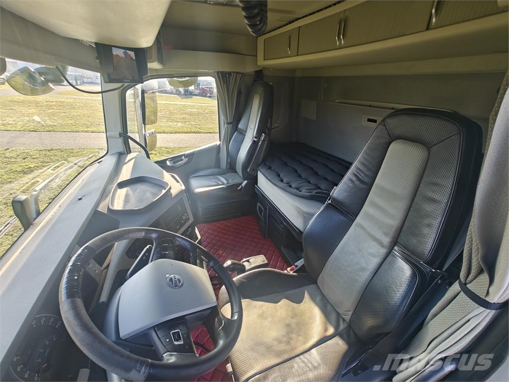 Volvo FH500 Savivarčių priekabų vilkikai