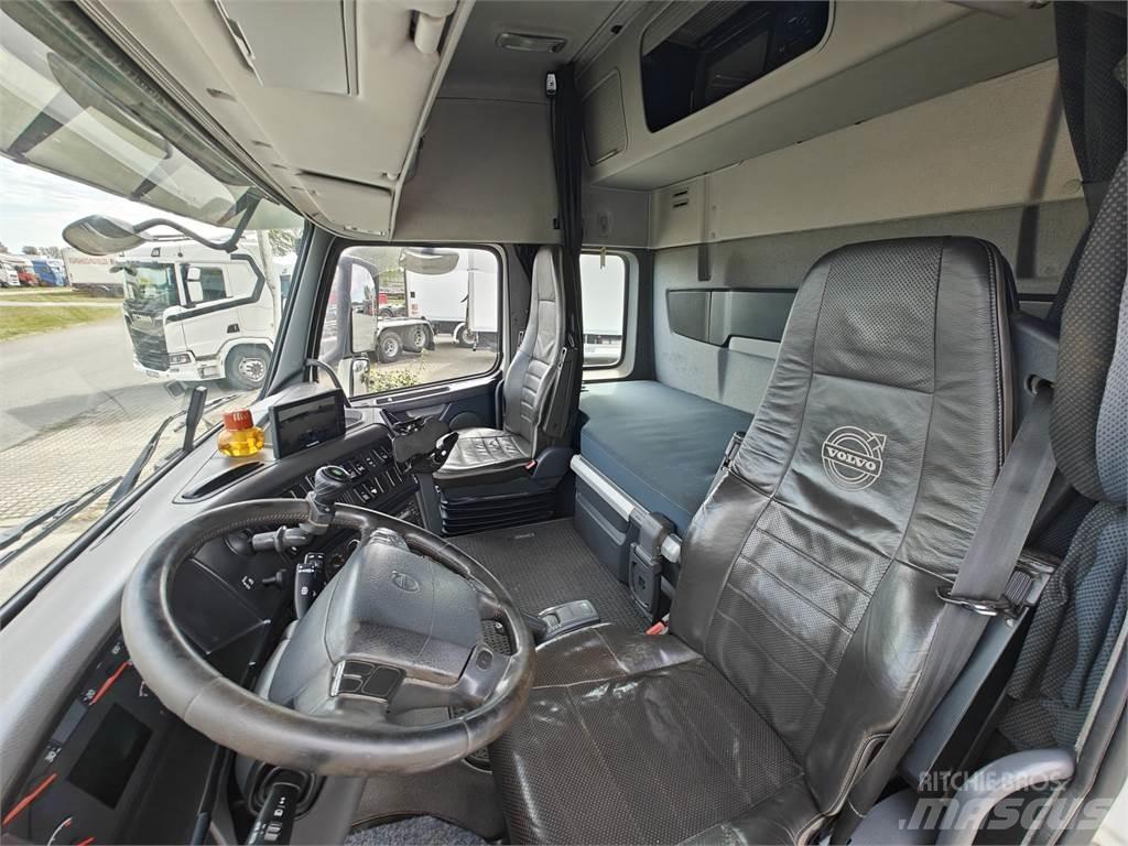 Volvo FH540 Sunkvežimiai su keliamuoju kabliu