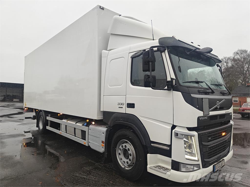 Volvo FM330 Sunkvežimiai su dengtu kėbulu