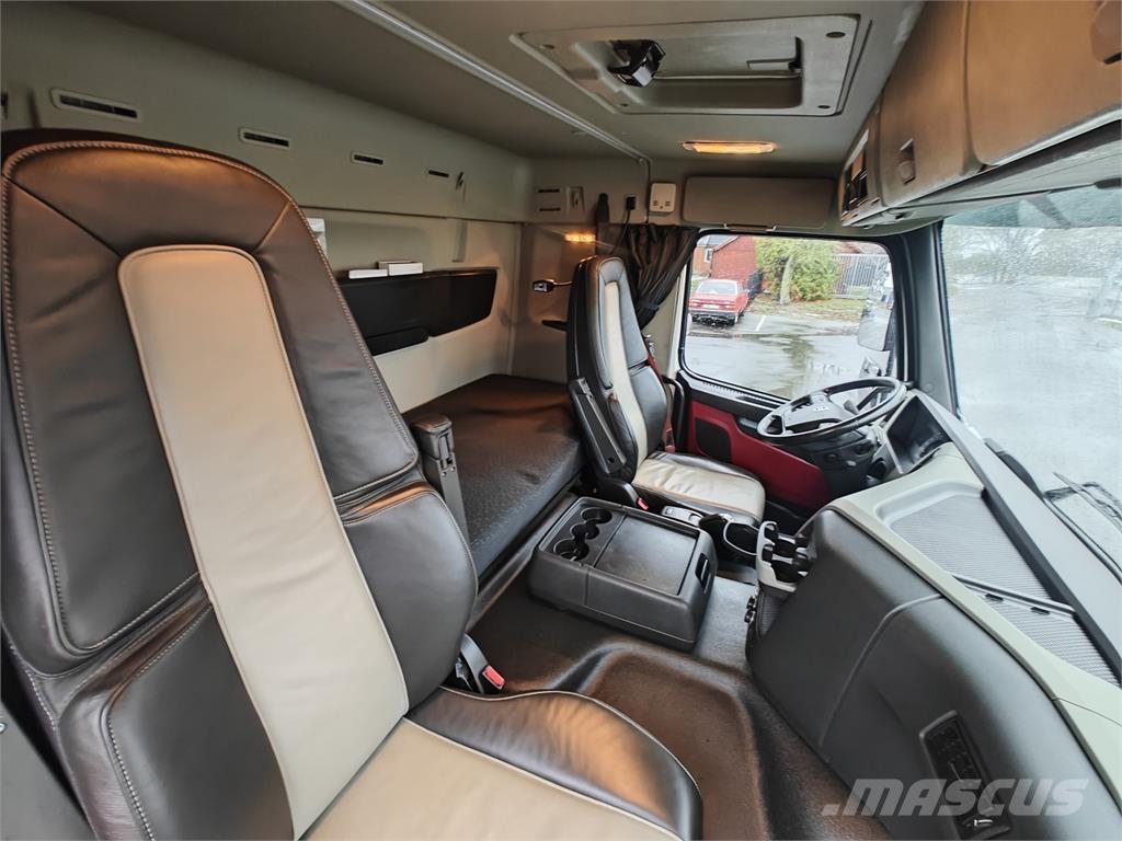 Volvo FM330 Sunkvežimiai su dengtu kėbulu