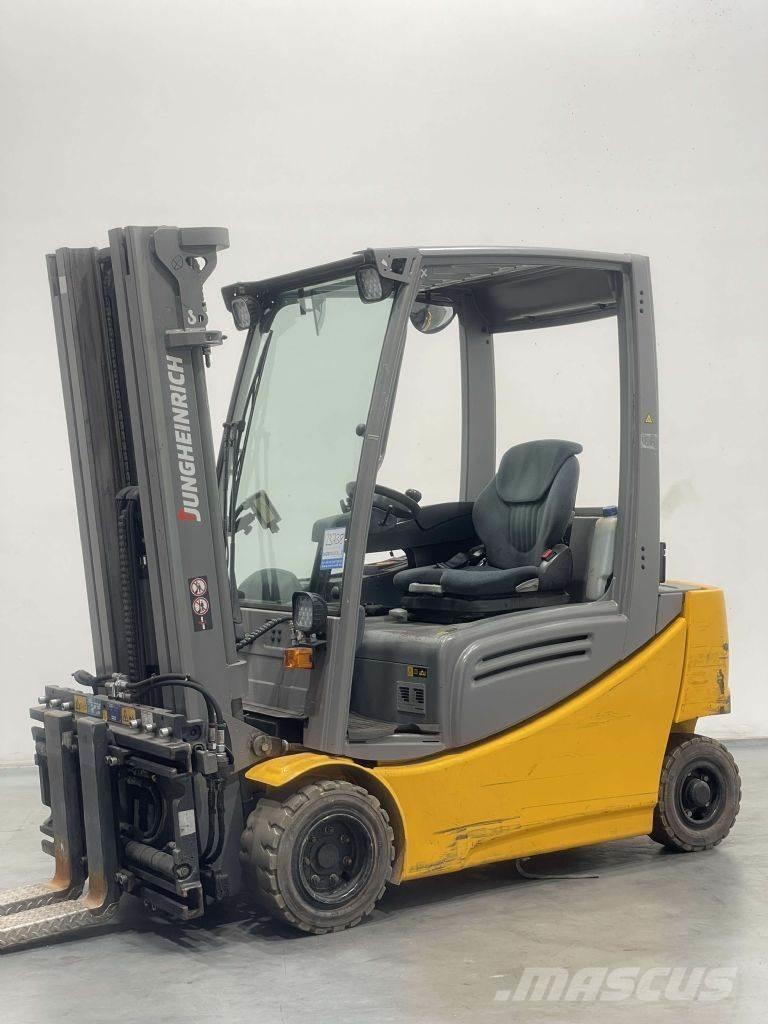 Jungheinrich EFG 320 Elektriniai šakiniai krautuvai