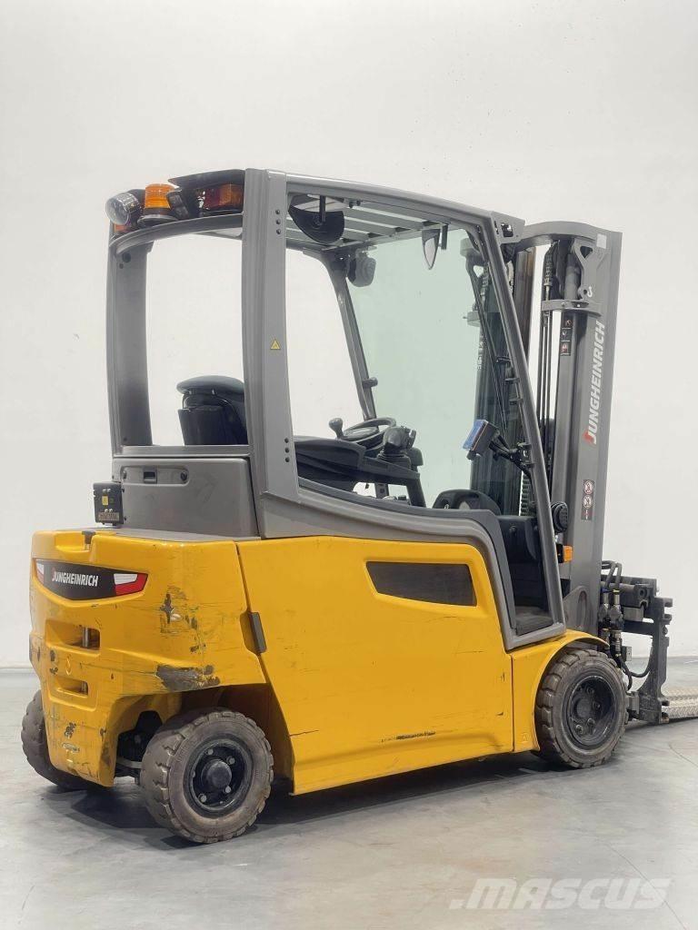 Jungheinrich EFG 320 Elektriniai šakiniai krautuvai