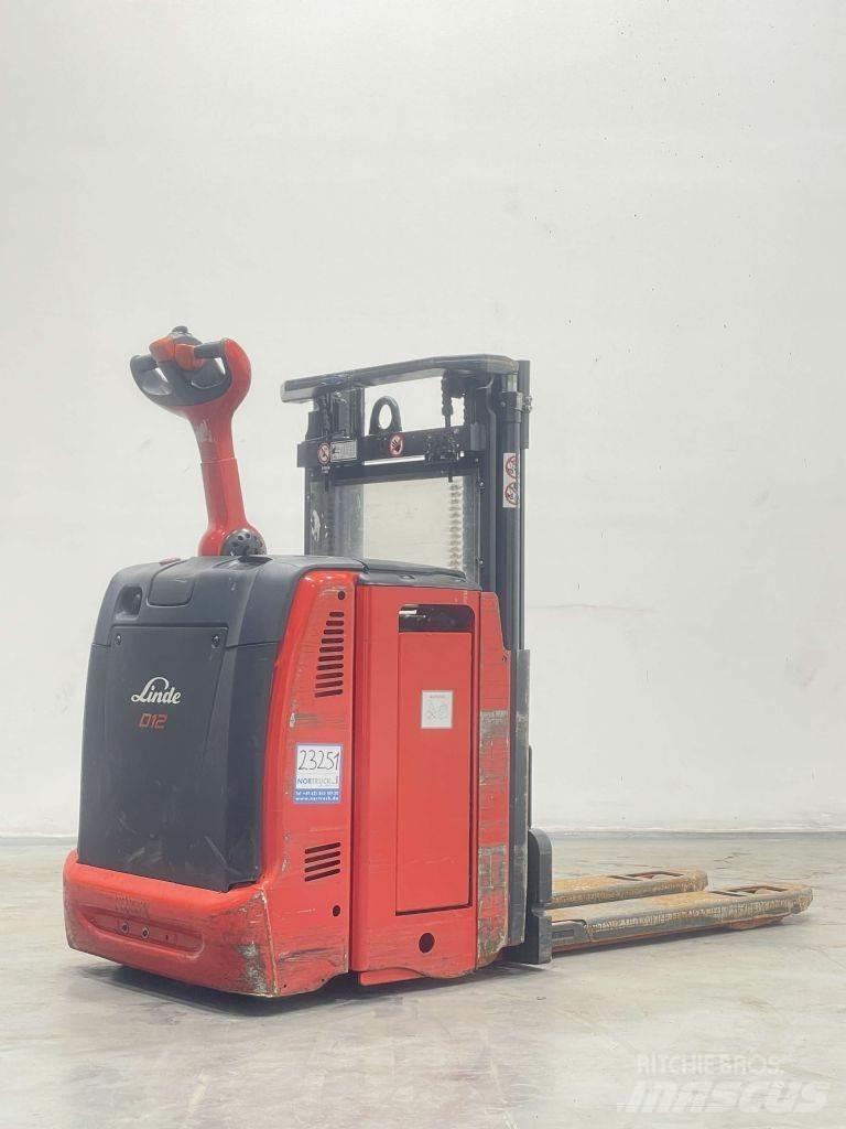 Linde D12-133 Rankiniai vėžimėliai