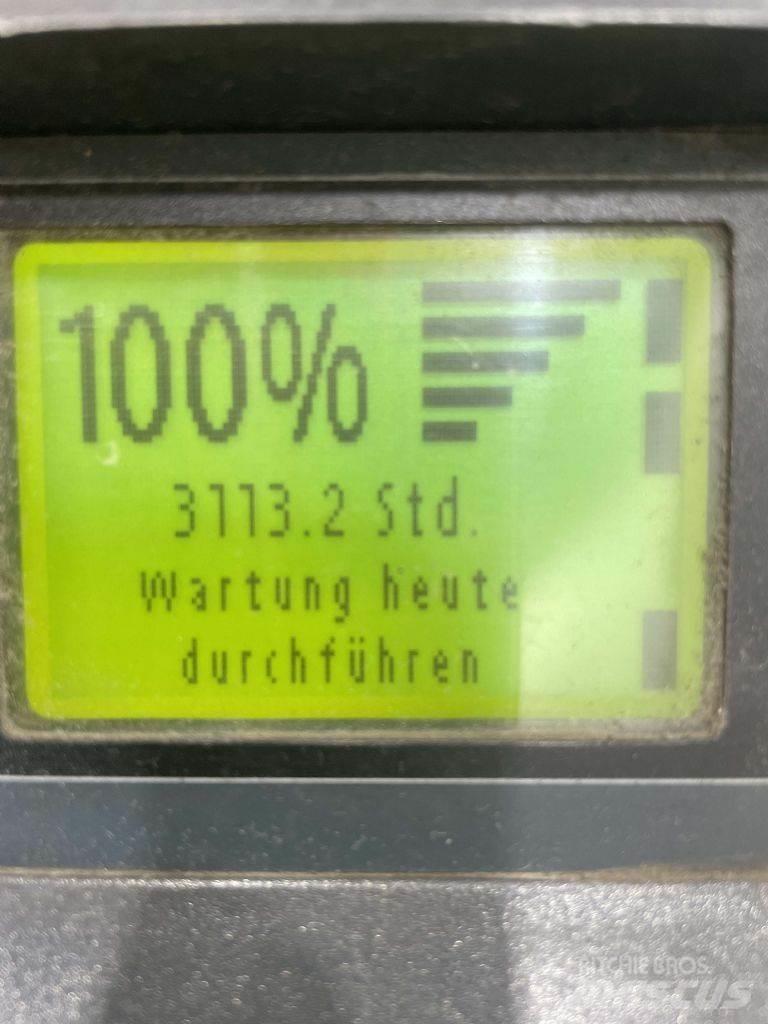 Linde D12AP-133 Rankiniai vėžimėliai