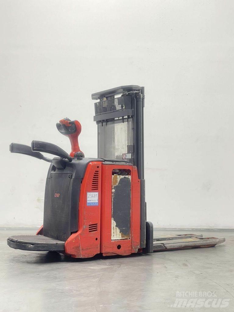 Linde D12AP-133 Rankiniai vėžimėliai