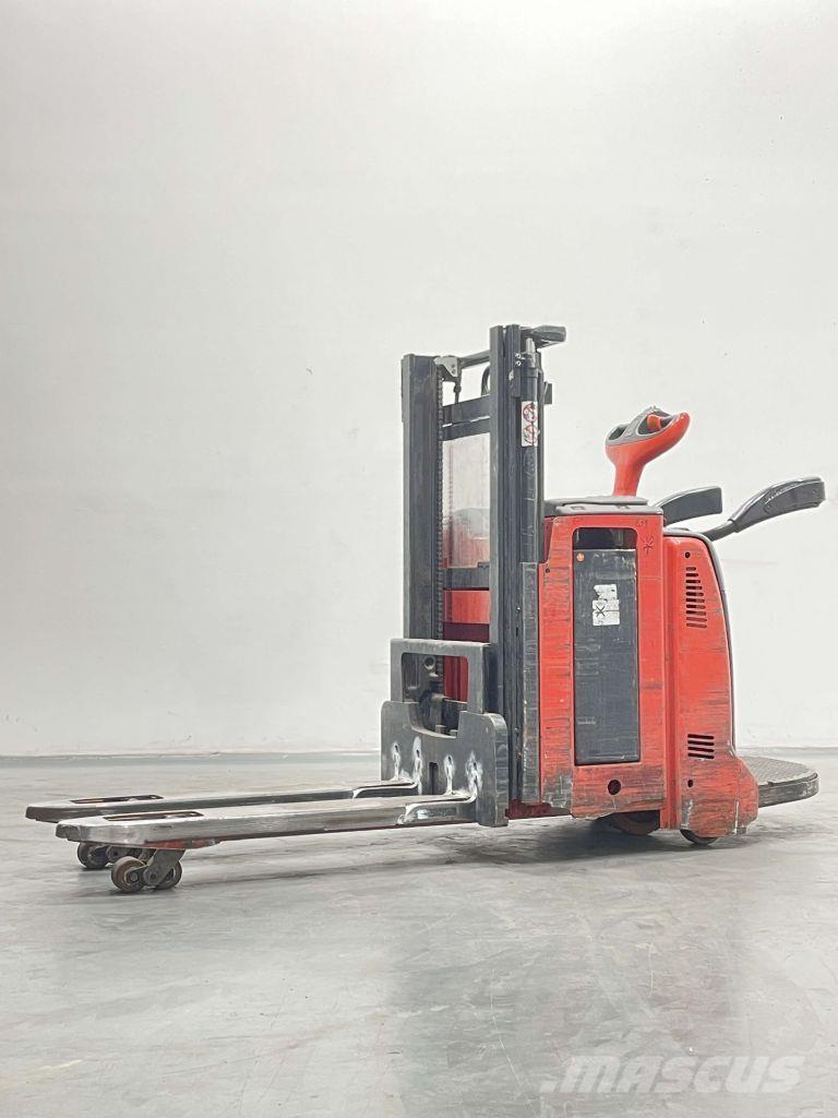 Linde D12HPAP-133 Rankiniai vėžimėliai