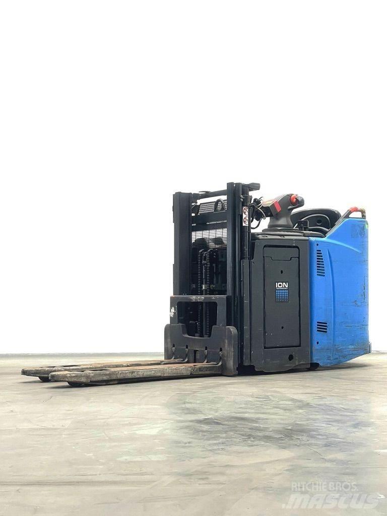 Linde D12HPSP-133 Rankiniai vėžimėliai