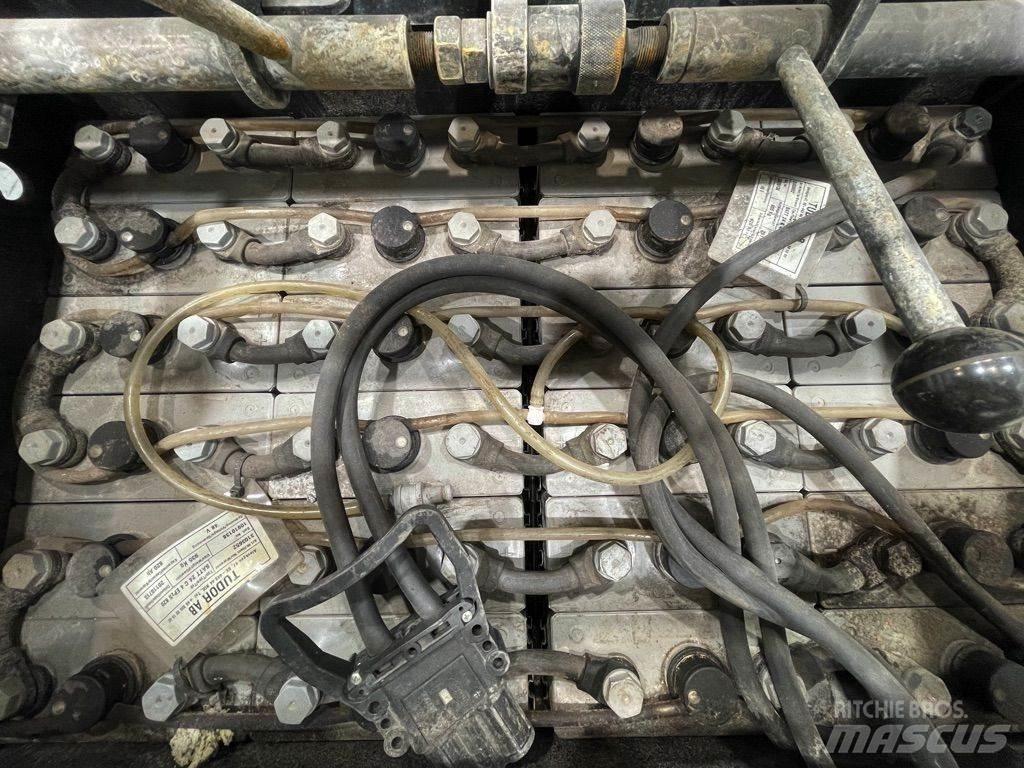 Linde V12-015 Didelių aukščių keltuvai-krautuvai