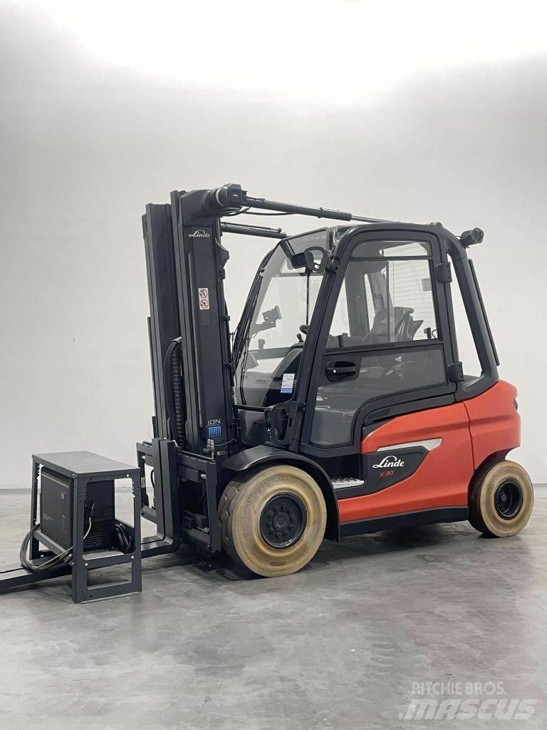 Linde X30-1252-Li-Ion Elektriniai šakiniai krautuvai