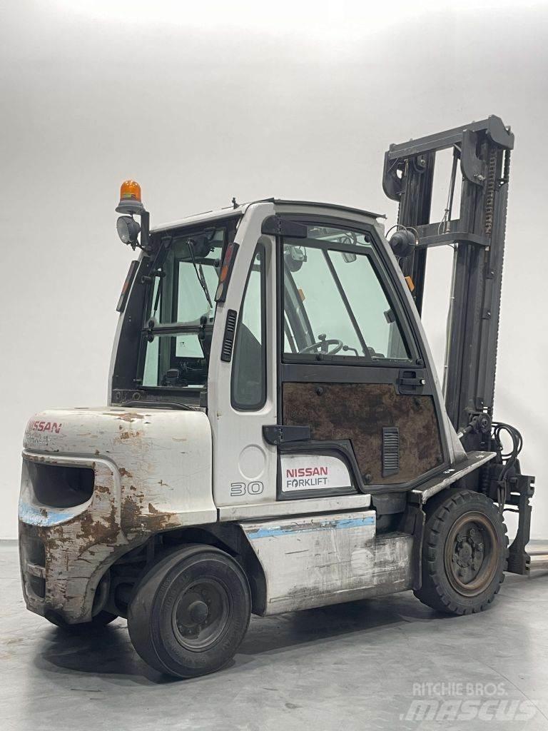 Nissan YG1D2A300 Dyzeliniai krautuvai