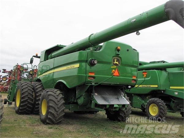 John Deere S680 Derliaus nuėmimo kombainai