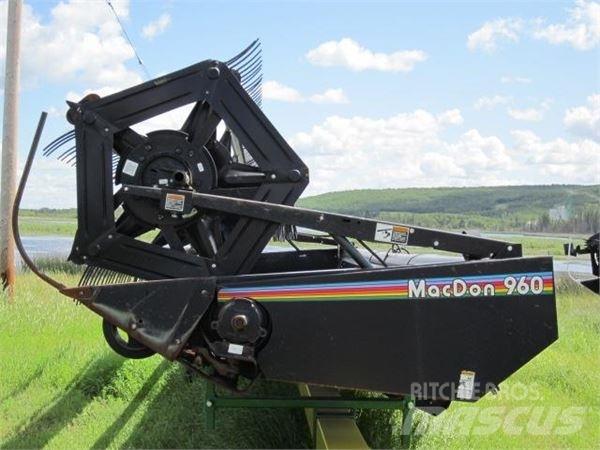 MacDon 960 Derliaus nuėmimo kombainų priedai