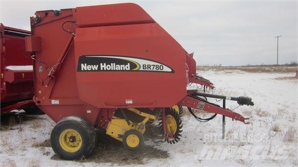 New Holland BR780 Ritinių presai