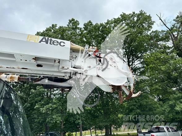 Altec DM47BTR Ant vilkikų montuojamos kėlimo platformos
