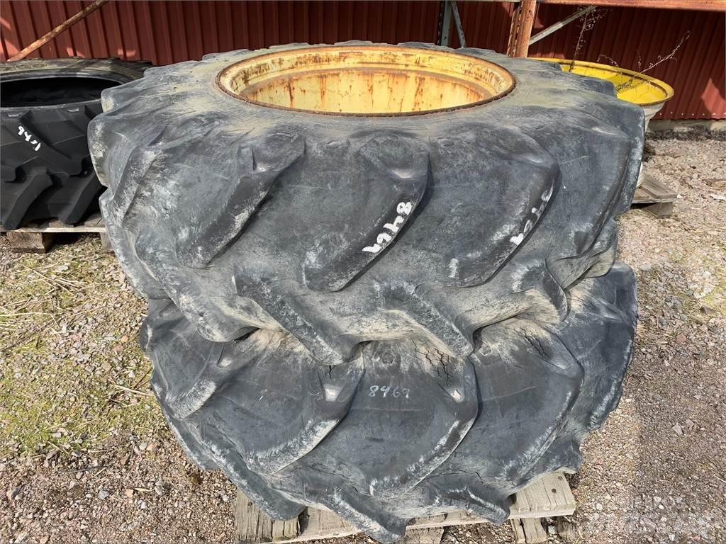  16.9X26 Padangos, ratai ir ratlankiai