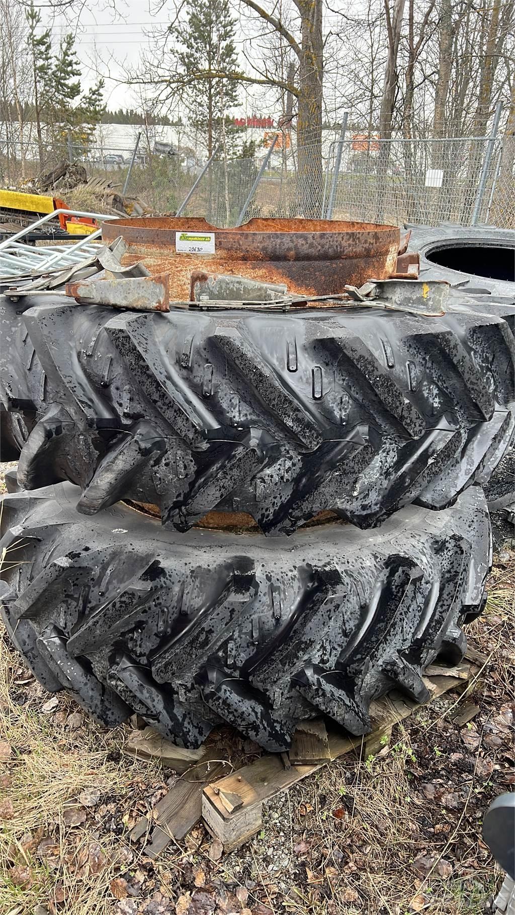  20.8R 38 Padangos, ratai ir ratlankiai