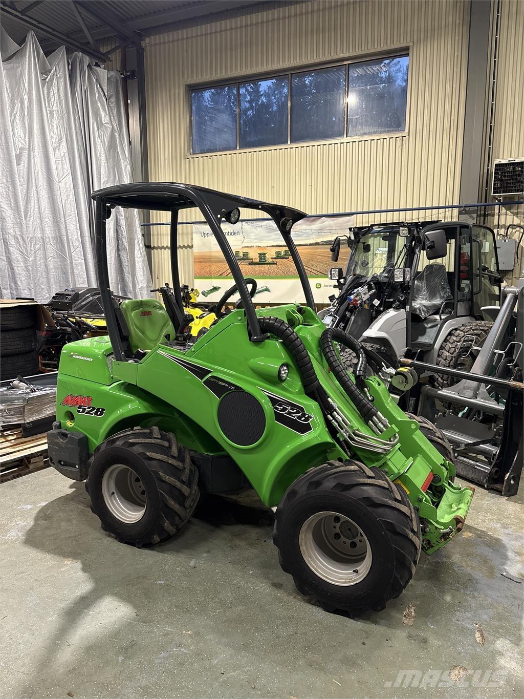 Avant 528 Krautuvai su šoniniu pasukimu