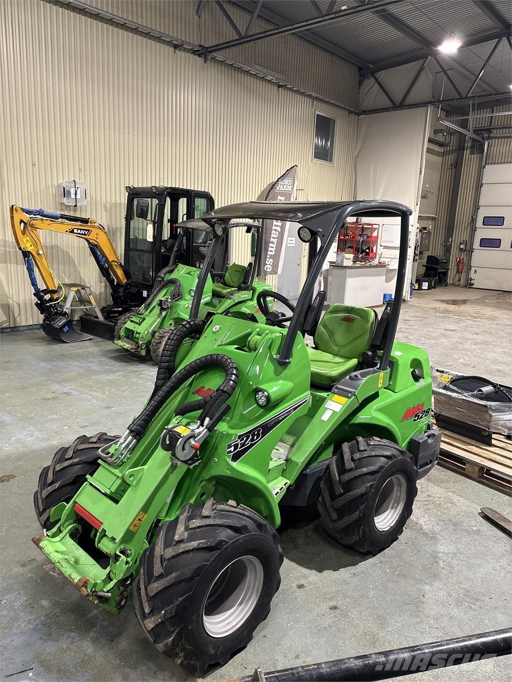 Avant 528 Krautuvai su šoniniu pasukimu