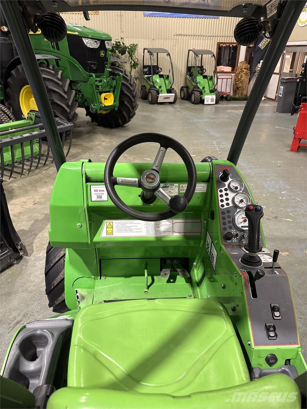 Avant 528 Krautuvai su šoniniu pasukimu