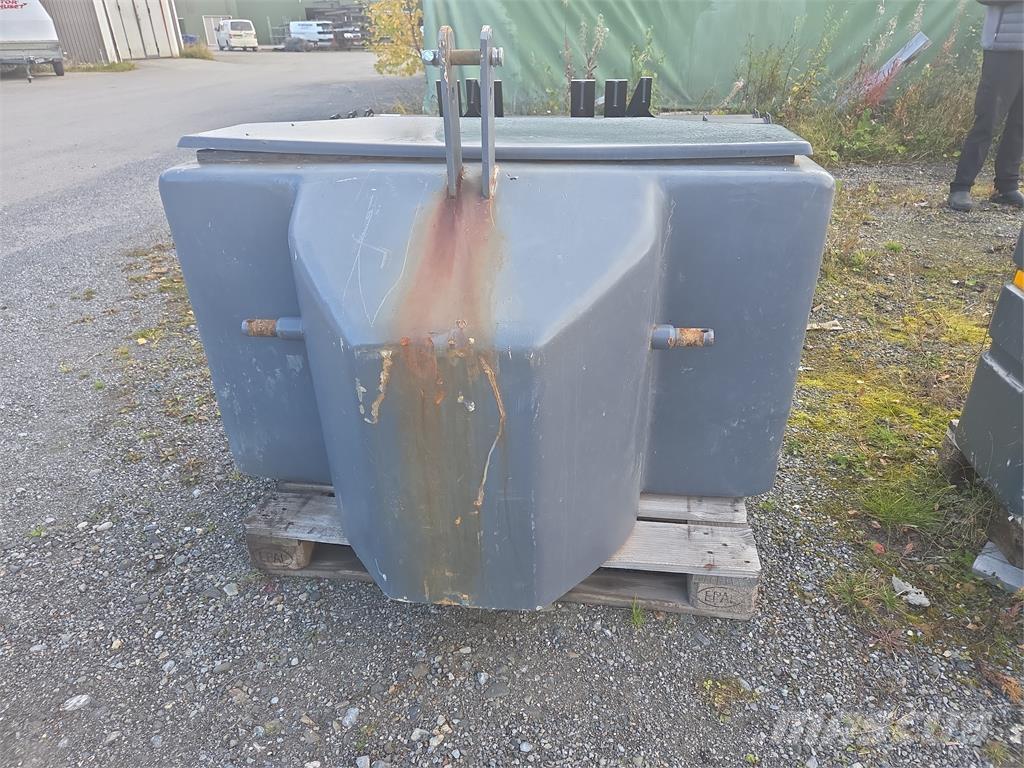  B 1800kg Grey Kiti naudoti traktorių priedai