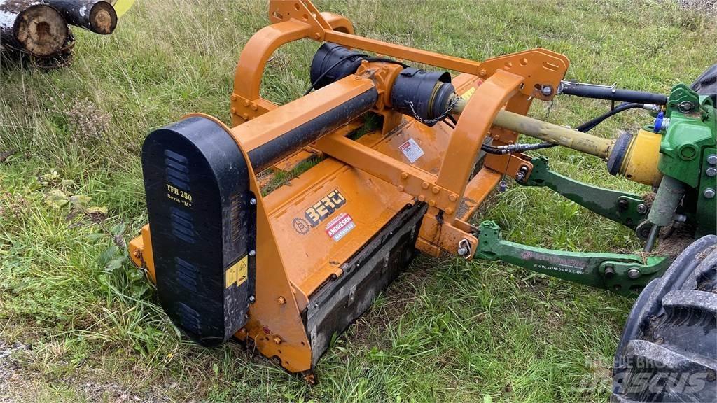 Berti TFH 250 BETESPUTS Ganyklų šienapjovės / rėžtuvės