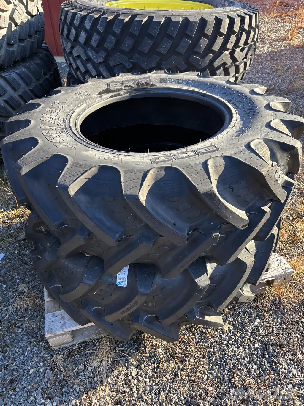 BKT Däck 380/85R24 2st Padangos, ratai ir ratlankiai
