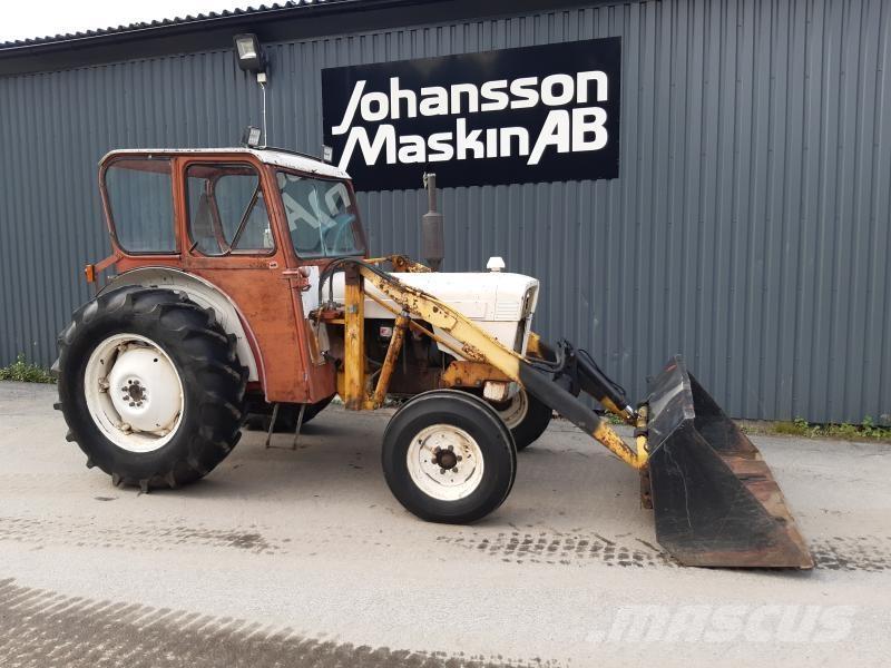 David Brown 880 Traktoriai