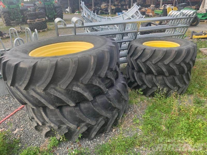 Firestone Däck på fälg Padangos, ratai ir ratlankiai