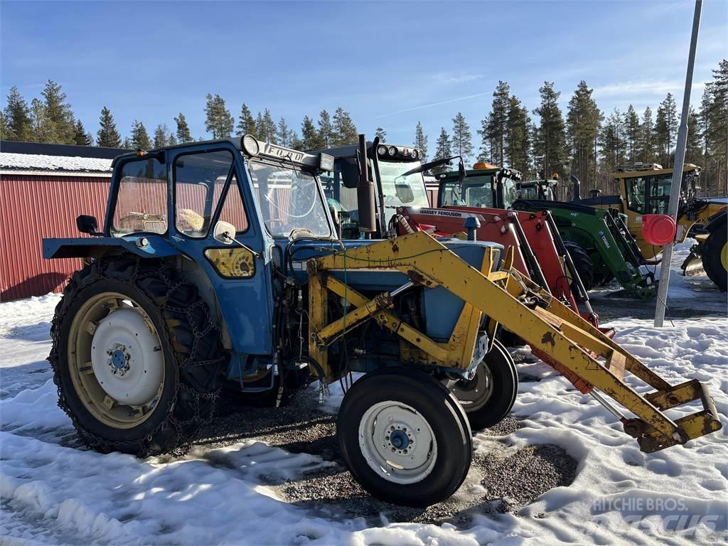 Ford 5000 med lastare Traktoriai