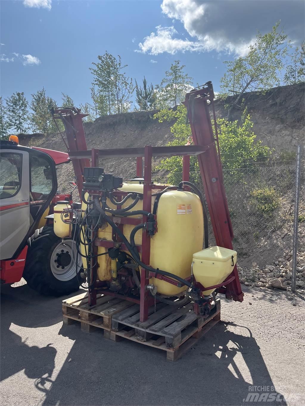 Hardi TLY 1000 Prikabinami purkštuvai