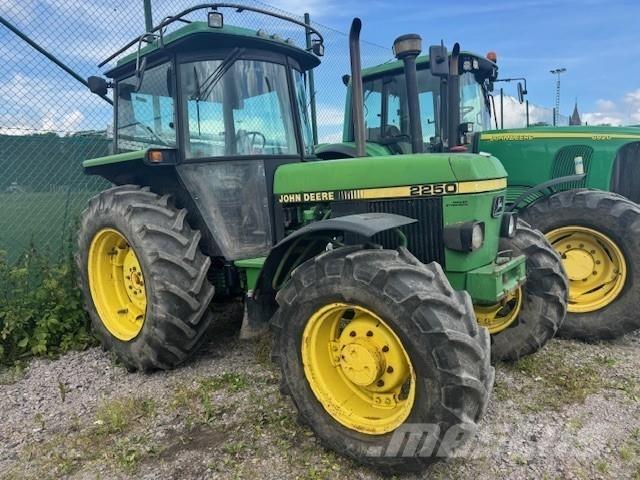 John Deere 2250 TRAKTOR Traktoriai