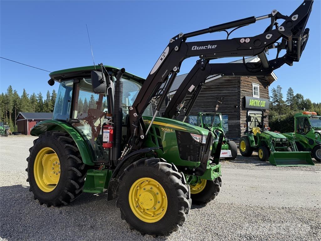 John Deere 5058E Traktoriai