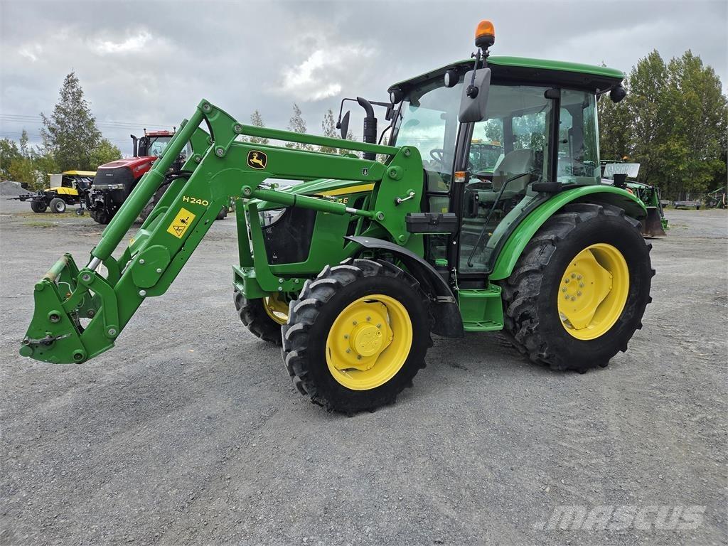 John Deere 5075E Traktoriai