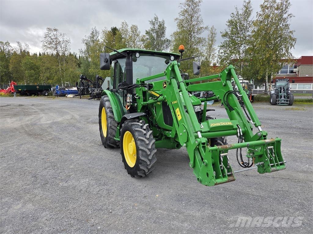 John Deere 5075E Traktoriai
