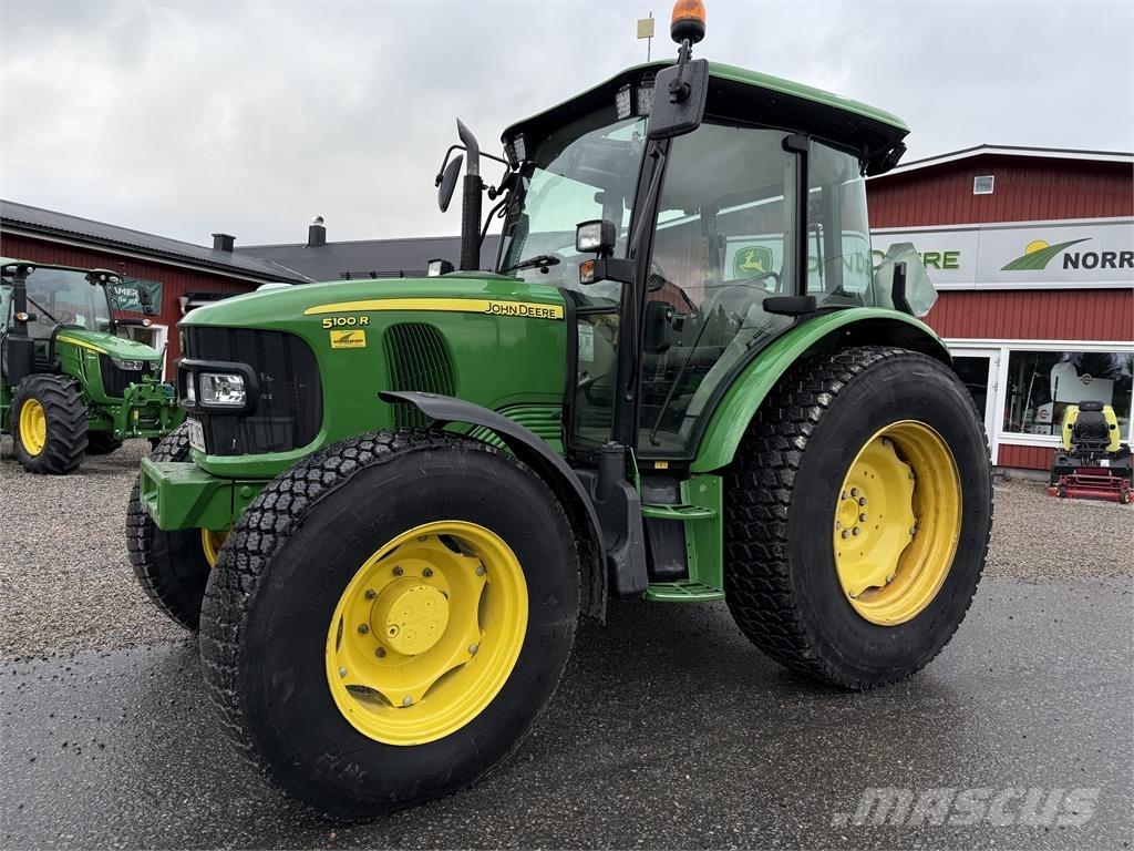 John Deere 5100R Traktoriai