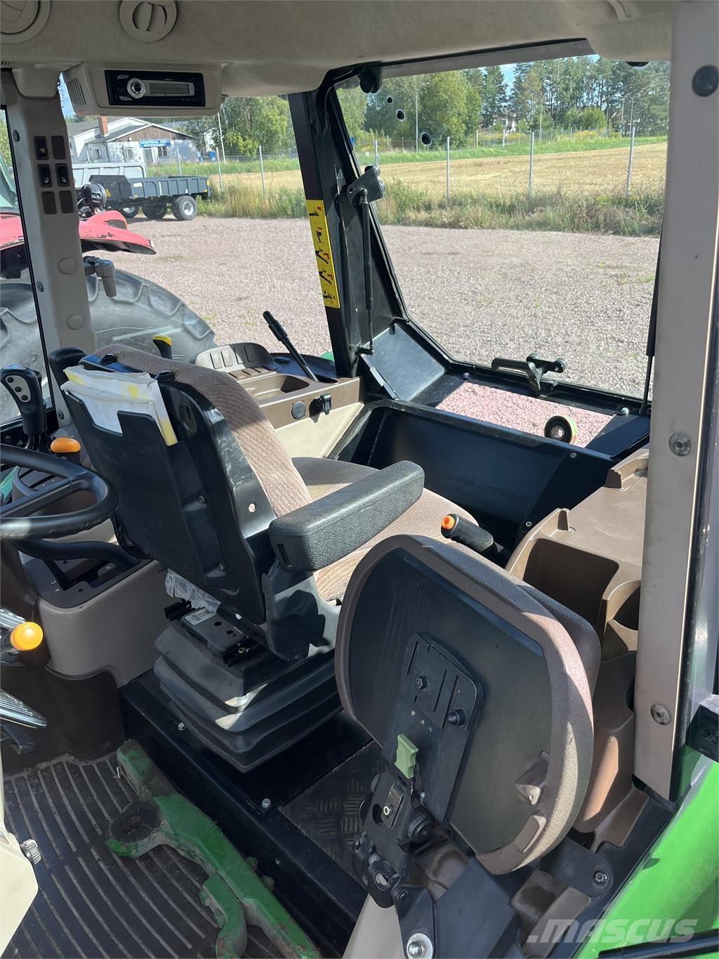 John Deere 5620 Traktoriai