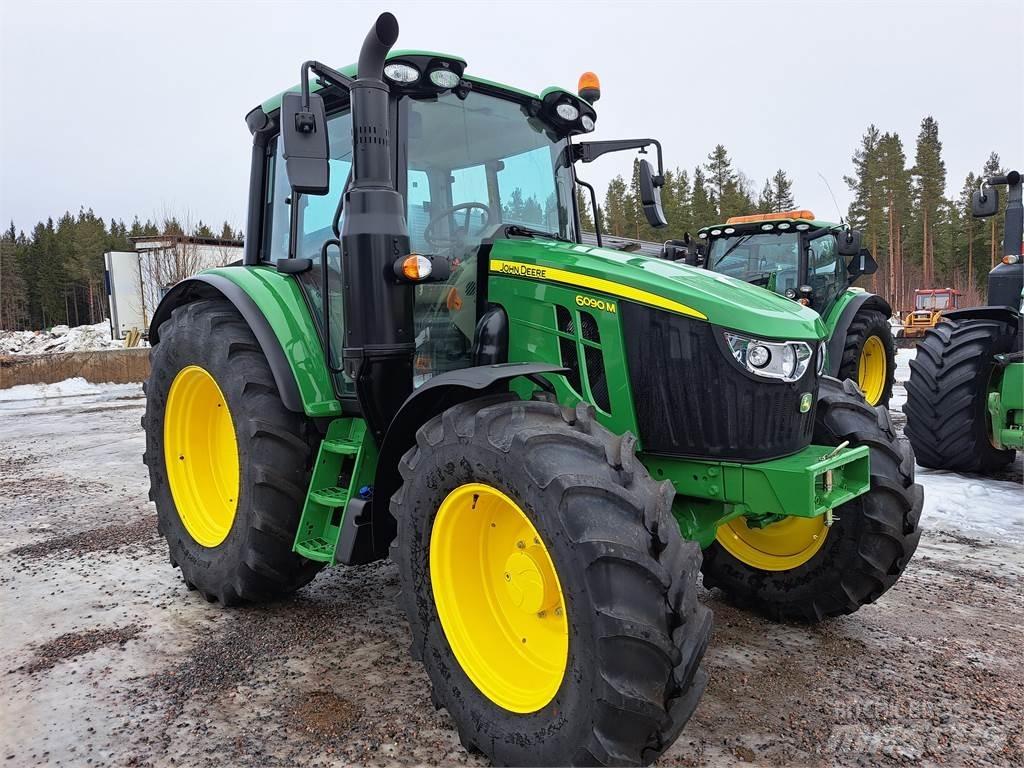 John Deere 6090M Traktoriai