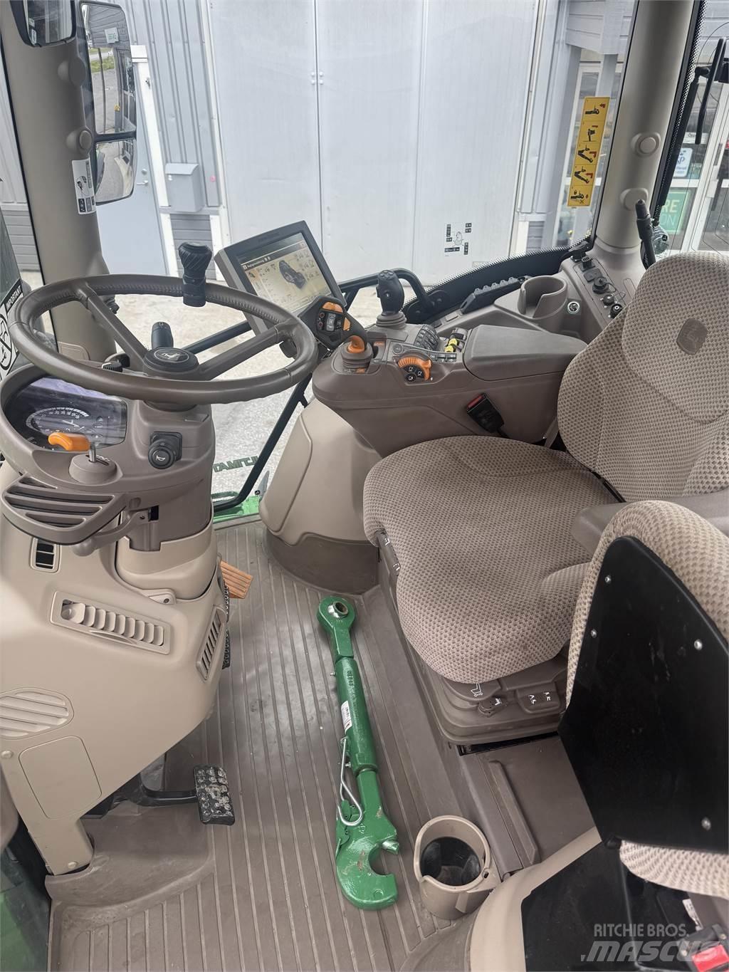 John Deere 6130R Traktoriai