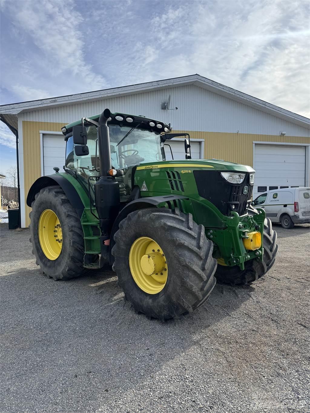 John Deere 6215R Traktoriai
