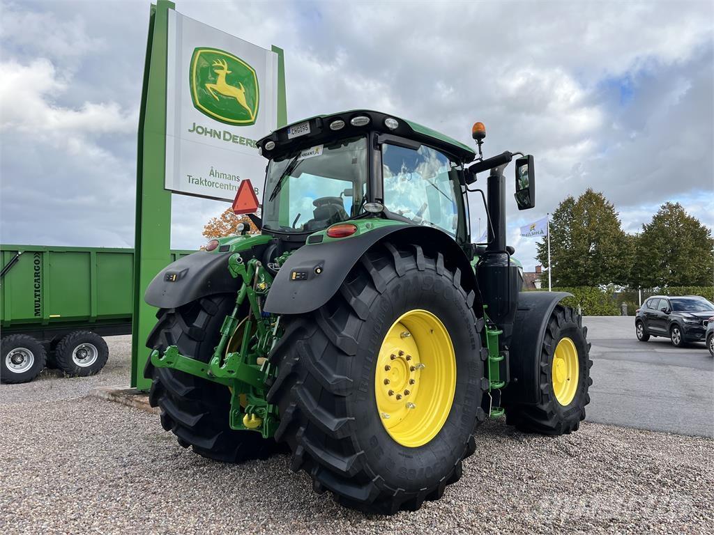John Deere 6215R Traktoriai
