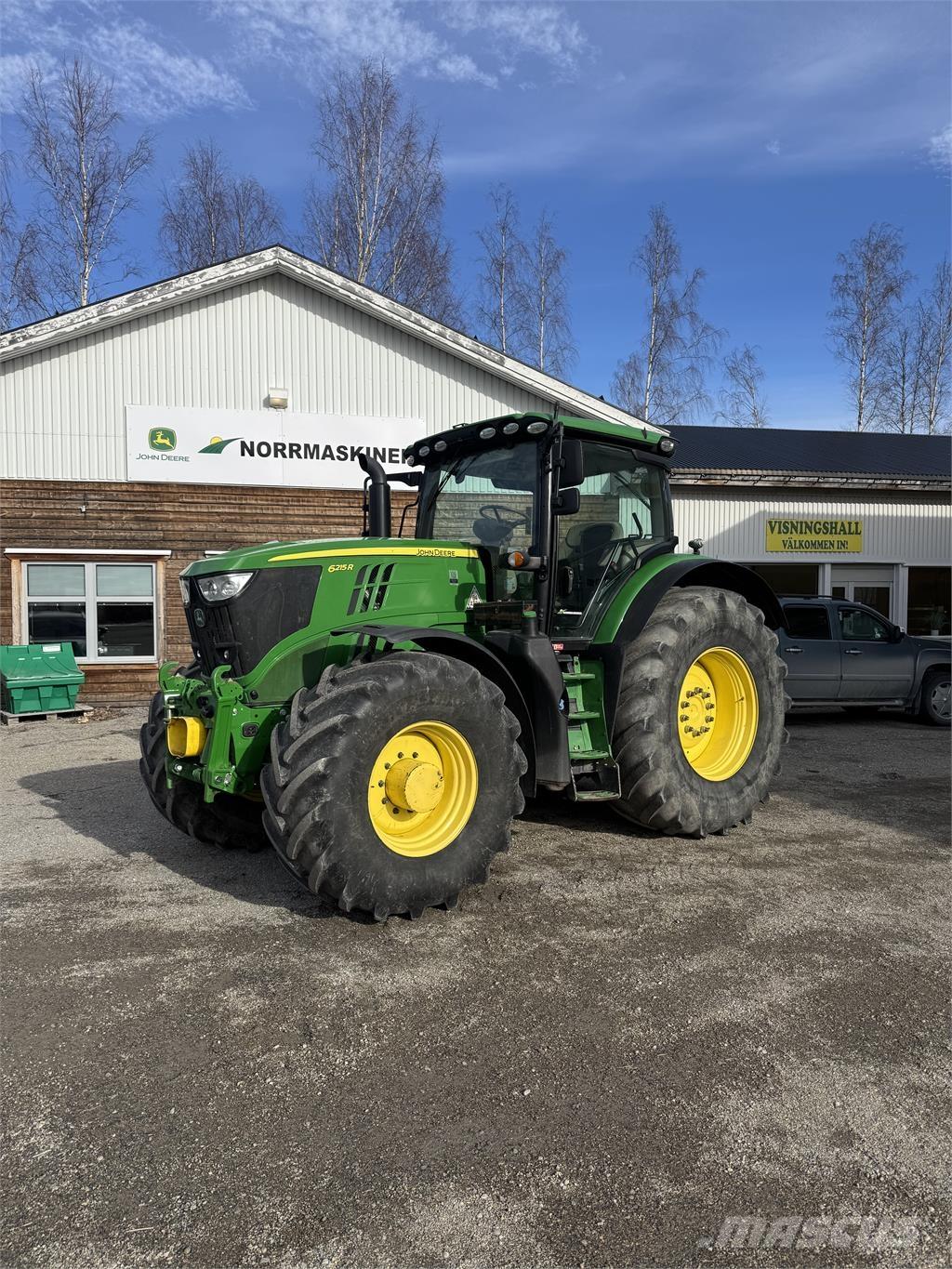 John Deere 6215R Traktoriai