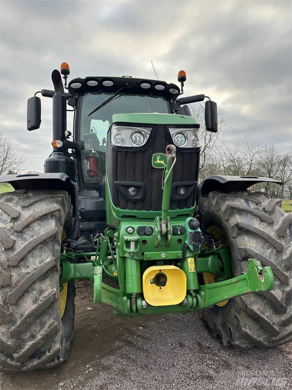 John Deere 6250R Traktoriai