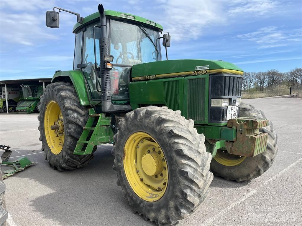 John Deere 7700 Traktoriai
