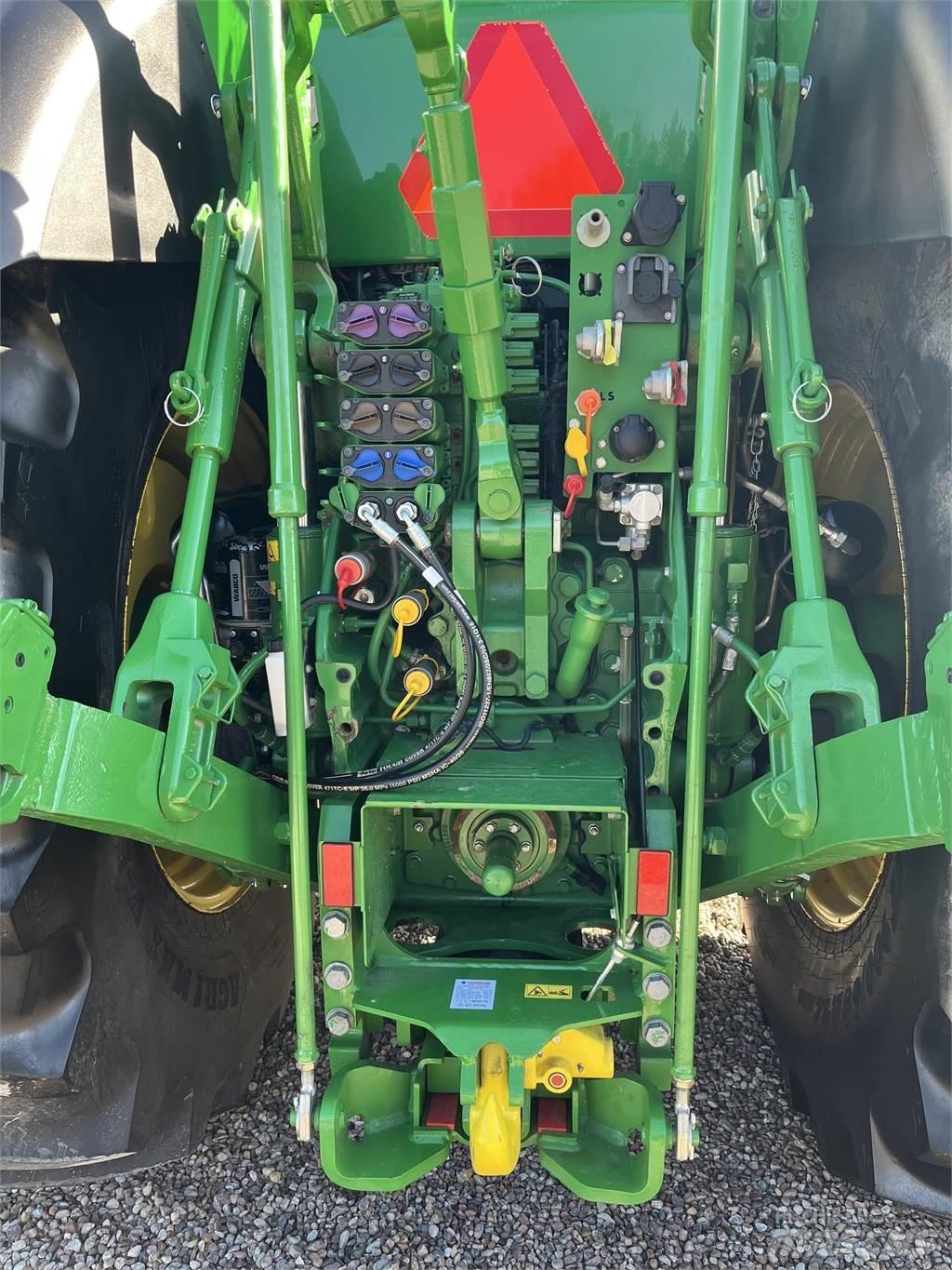 John Deere 8370R Traktoriai