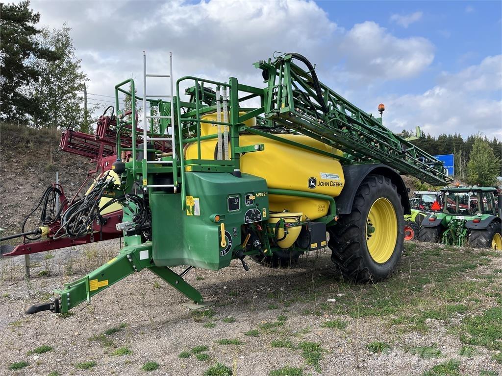 John Deere M952 Prikabinami purkštuvai