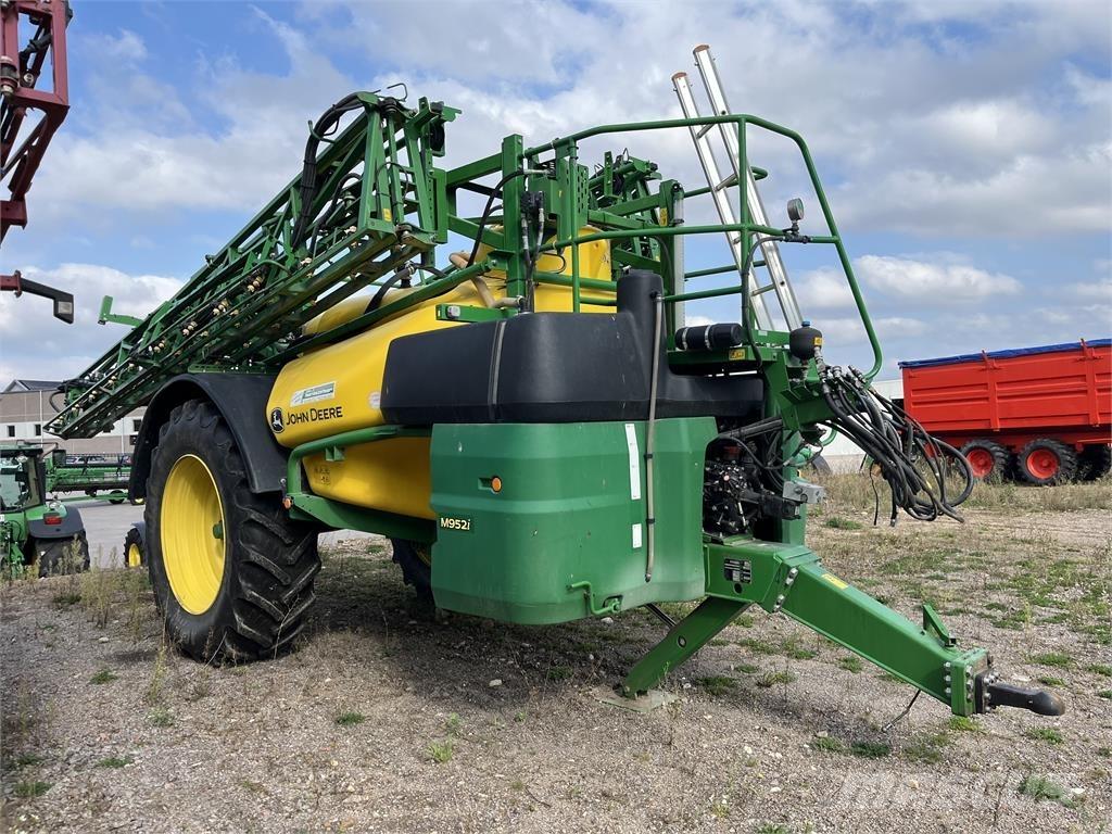 John Deere M952 Prikabinami purkštuvai