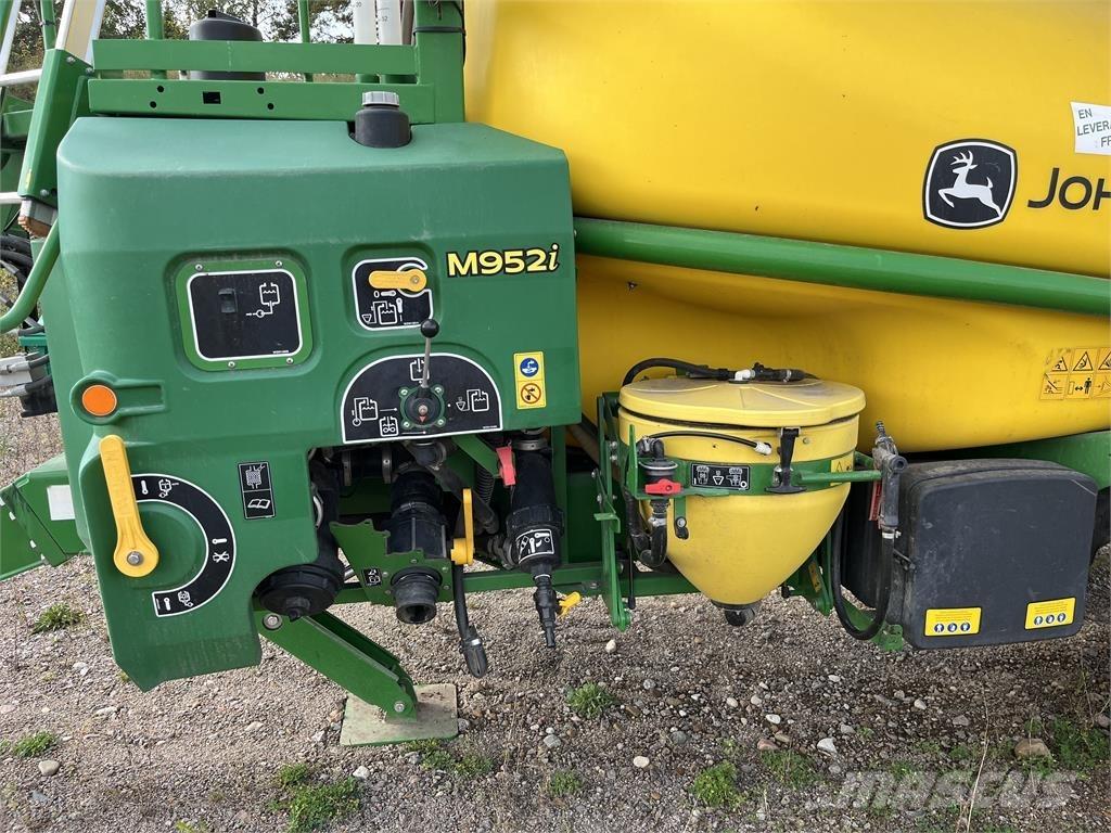 John Deere M952 Prikabinami purkštuvai