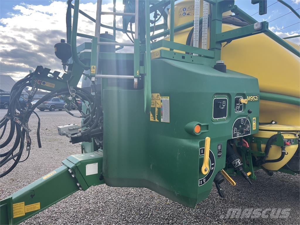John Deere M952 Prikabinami purkštuvai