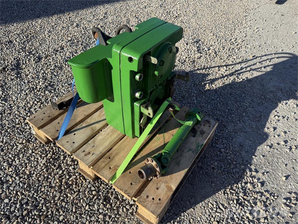 John Deere PTO Kita tręšimo technika
