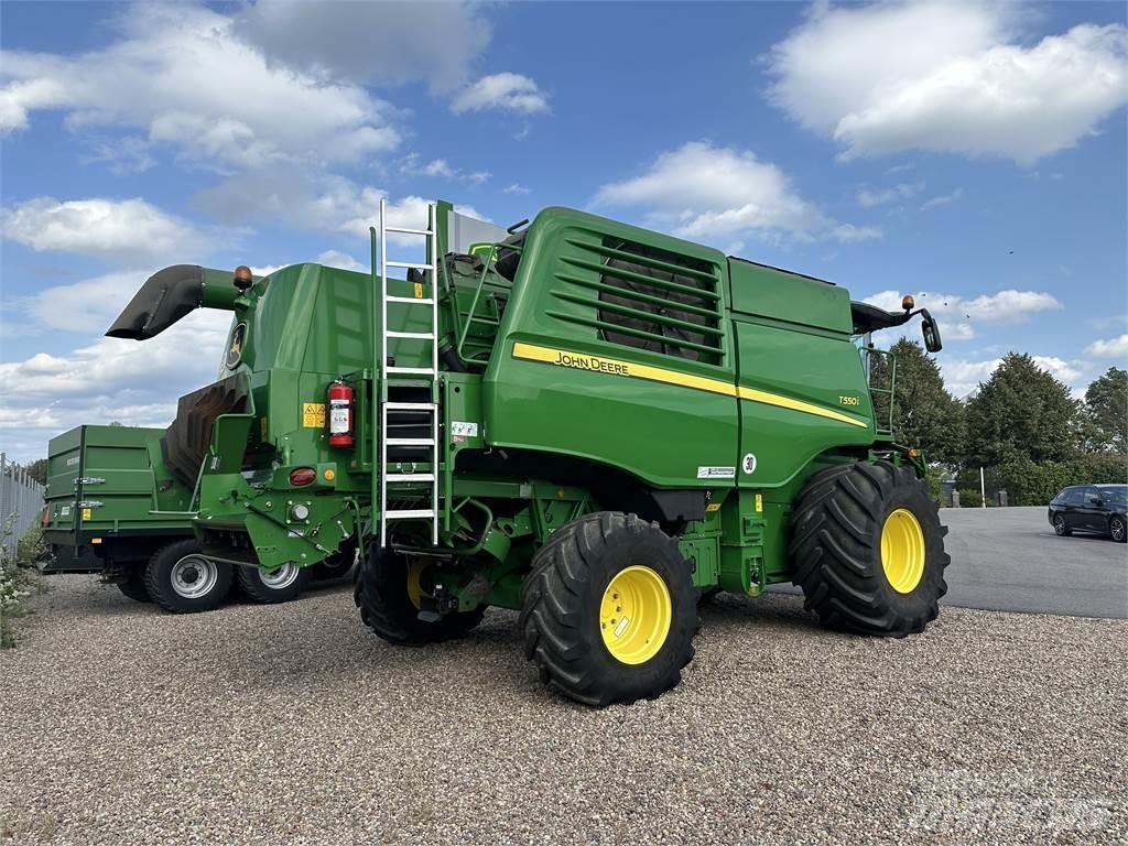 John Deere T550 Derliaus nuėmimo kombainai